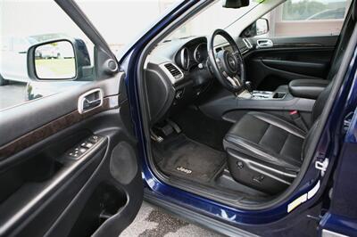 2013 Jeep Grand Cherokee Laredo 4WD - Photo 8 - Strasburg, PA 17579