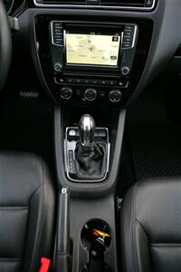 2017 Volkswagen Jetta 1.8T SEL   - Photo 20 - Strasburg, PA 17579