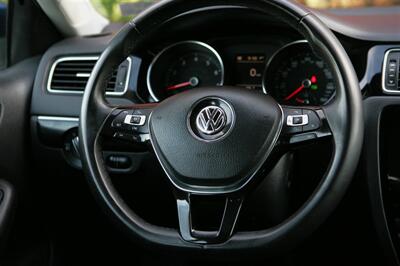 2017 Volkswagen Jetta 1.8T SEL   - Photo 19 - Strasburg, PA 17579