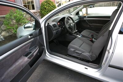 2009 Volkswagen Rabbit S   - Photo 8 - Strasburg, PA 17579