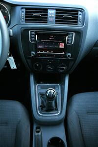 2016 Volkswagen Jetta 1.4T S w/Technology - Photo 18 - Strasburg, PA 17579