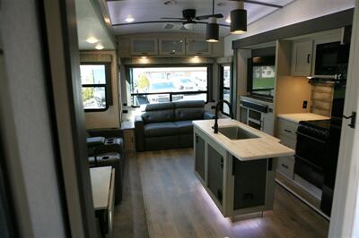 2023 Forest River Salem Hemisphere 369BL   - Photo 15 - Strasburg, PA 17579