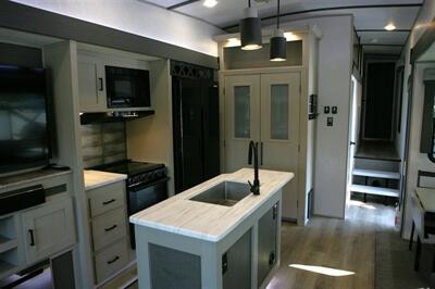 2023 Forest River Salem Hemisphere 369BL   - Photo 16 - Strasburg, PA 17579