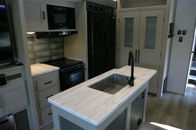 2023 Forest River Salem Hemisphere 369BL   - Photo 21 - Strasburg, PA 17579