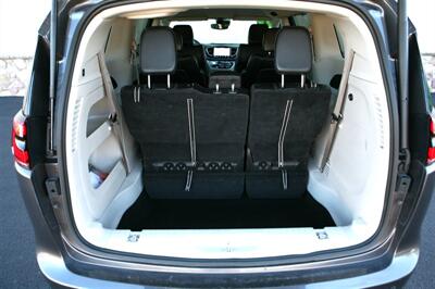 2023 Chrysler Pacifica Touring L   - Photo 16 - Strasburg, PA 17579