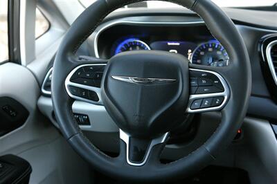 2023 Chrysler Pacifica Touring L   - Photo 23 - Strasburg, PA 17579