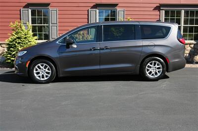 2023 Chrysler Pacifica Touring L   - Photo 4 - Strasburg, PA 17579