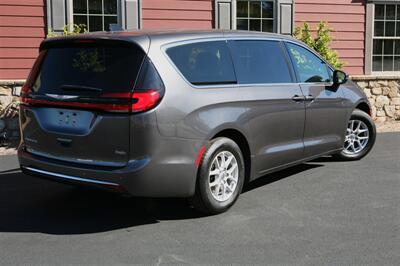 2023 Chrysler Pacifica Touring L   - Photo 5 - Strasburg, PA 17579