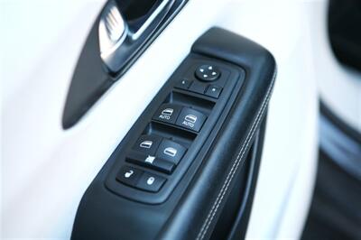 2023 Chrysler Pacifica Touring L   - Photo 9 - Strasburg, PA 17579