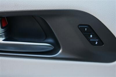 2023 Chrysler Pacifica Touring L   - Photo 10 - Strasburg, PA 17579