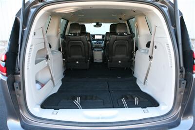 2023 Chrysler Pacifica Touring L   - Photo 17 - Strasburg, PA 17579