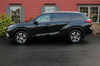 2022 Toyota Highlander Hybrid XLE   - Photo 4 - Strasburg, PA 17579
