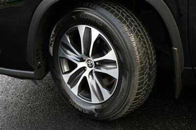 2022 Toyota Highlander Hybrid XLE   - Photo 3 - Strasburg, PA 17579
