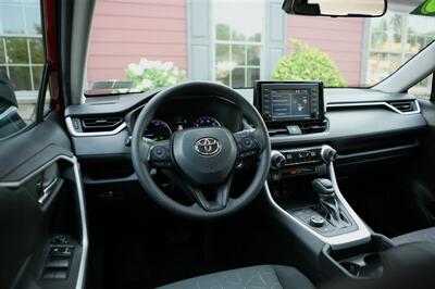 2020 Toyota RAV4 Hybrid XLE AWD - Photo 12 - Strasburg, PA 17579