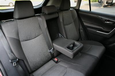 2020 Toyota RAV4 Hybrid XLE AWD - Photo 16 - Strasburg, PA 17579