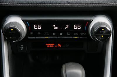 2020 Toyota RAV4 Hybrid XLE AWD - Photo 22 - Strasburg, PA 17579