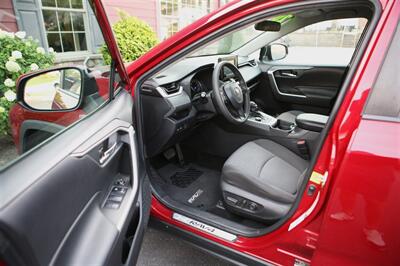 2020 Toyota RAV4 Hybrid XLE AWD - Photo 8 - Strasburg, PA 17579