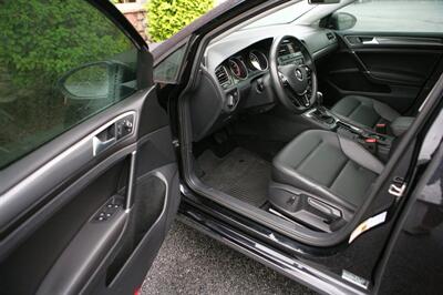 2020 Volkswagen Golf TSI   - Photo 8 - Strasburg, PA 17579