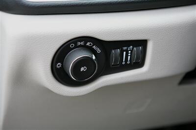 2020 Chrysler Pacifica Touring   - Photo 11 - Strasburg, PA 17579