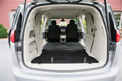 2020 Chrysler Pacifica Touring   - Photo 17 - Strasburg, PA 17579