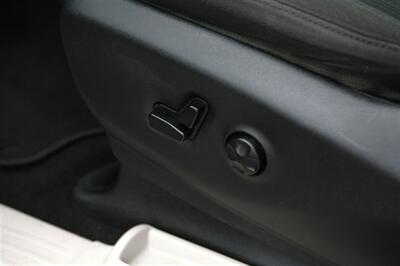 2020 Chrysler Pacifica Touring   - Photo 10 - Strasburg, PA 17579