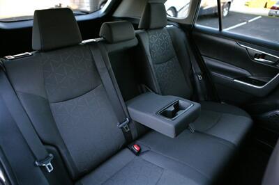 2021 Toyota RAV4 XLE AWD   - Photo 16 - Strasburg, PA 17579