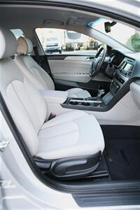 2016 Hyundai Sonata Hybrid SE - Photo 16 - Strasburg, PA 17579