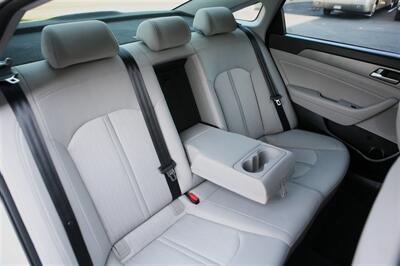2016 Hyundai Sonata Hybrid SE - Photo 15 - Strasburg, PA 17579