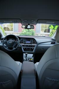 2016 Hyundai Sonata Hybrid SE - Photo 17 - Strasburg, PA 17579