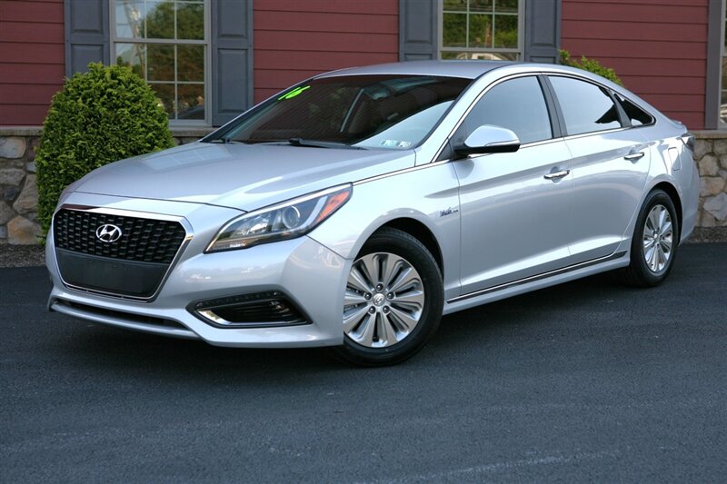 2016 Hyundai Sonata Hybrid SE   - Photo 1 - Strasburg, PA 17579