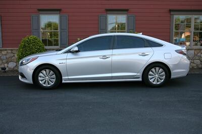 2016 Hyundai Sonata Hybrid SE - Photo 5 - Strasburg, PA 17579