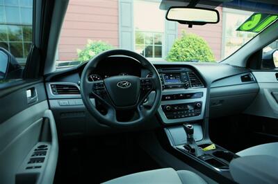 2016 Hyundai Sonata Hybrid SE - Photo 12 - Strasburg, PA 17579
