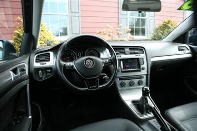 2015 Volkswagen Golf TDI S 6-speed Manual   - Photo 11 - Strasburg, PA 17579