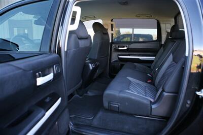 2020 Toyota Tundra SR5 4X4 - Photo 13 - Strasburg, PA 17579