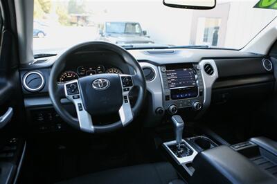 2020 Toyota Tundra SR5 4X4 - Photo 12 - Strasburg, PA 17579