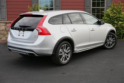 2016 Volvo V60 Cross Country T5 AWD   - Photo 5 - Strasburg, PA 17579