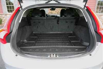 2016 Volvo V60 Cross Country T5 AWD   - Photo 14 - Strasburg, PA 17579