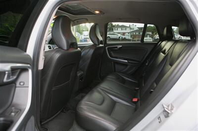 2016 Volvo V60 Cross Country T5 AWD   - Photo 13 - Strasburg, PA 17579