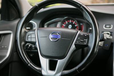 2016 Volvo V60 Cross Country T5 AWD   - Photo 19 - Strasburg, PA 17579
