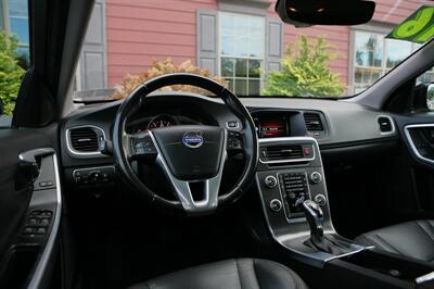 2016 Volvo V60 Cross Country T5 AWD   - Photo 12 - Strasburg, PA 17579