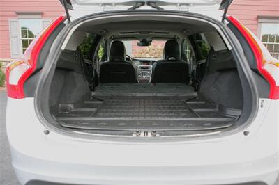 2016 Volvo V60 Cross Country T5 AWD   - Photo 15 - Strasburg, PA 17579