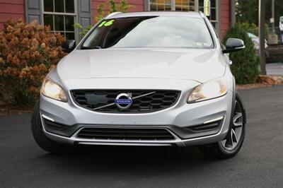 2016 Volvo V60 Cross Country T5 AWD   - Photo 2 - Strasburg, PA 17579