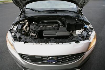 2016 Volvo V60 Cross Country T5 AWD   - Photo 7 - Strasburg, PA 17579