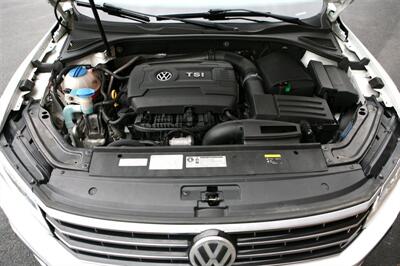 2017 Volkswagen Passat 1.8T SE   - Photo 7 - Strasburg, PA 17579