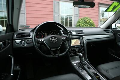 2017 Volkswagen Passat 1.8T SE   - Photo 13 - Strasburg, PA 17579