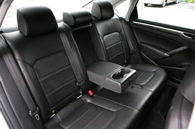 2017 Volkswagen Passat 1.8T SE   - Photo 16 - Strasburg, PA 17579