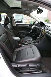 2017 Volkswagen Passat 1.8T SE   - Photo 18 - Strasburg, PA 17579