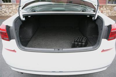 2017 Volkswagen Passat 1.8T SE   - Photo 15 - Strasburg, PA 17579