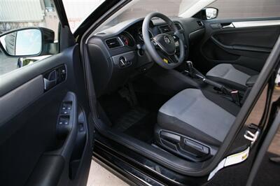 2017 Volkswagen Jetta 1.4T S - Photo 8 - Strasburg, PA 17579