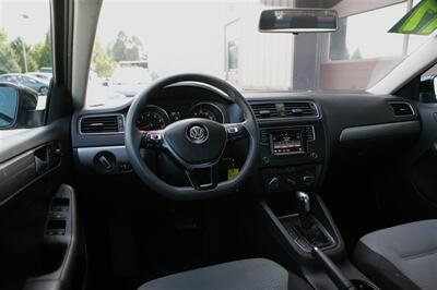 2017 Volkswagen Jetta 1.4T S - Photo 11 - Strasburg, PA 17579